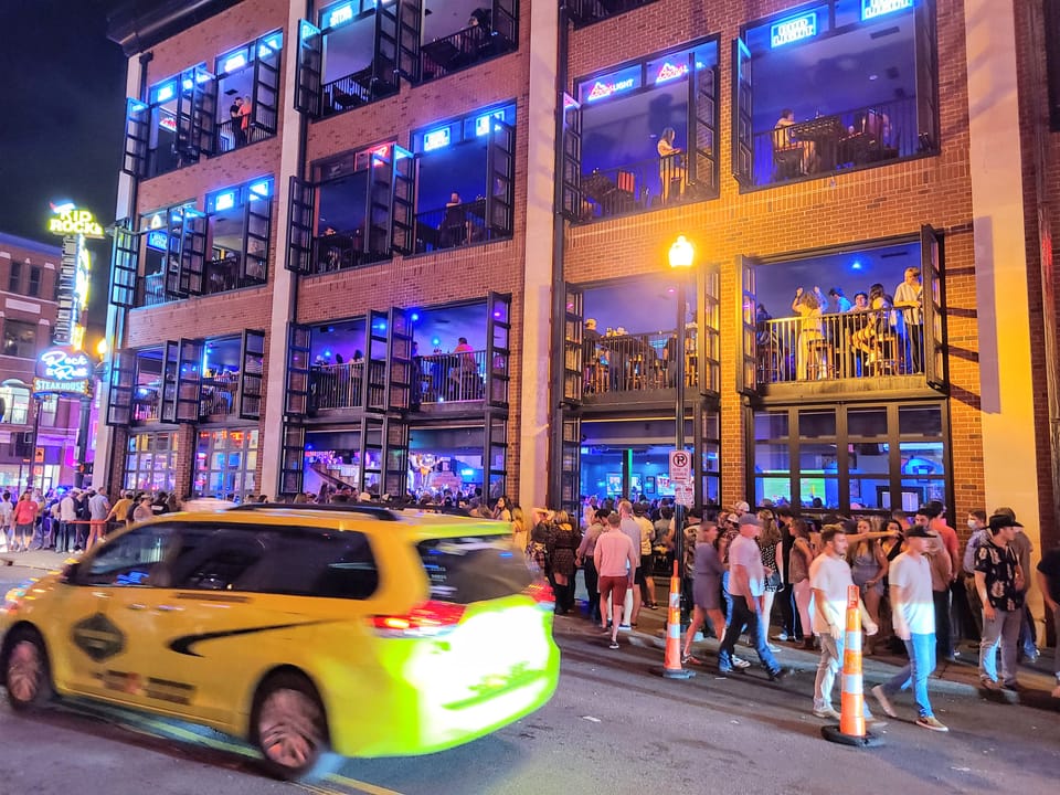 Nashville by Night: Music, Fun, and Vibrant Streets!