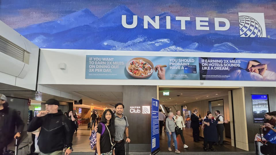 United Club at Denver Airport ✈️ A Modern Flagship Lounge Experience